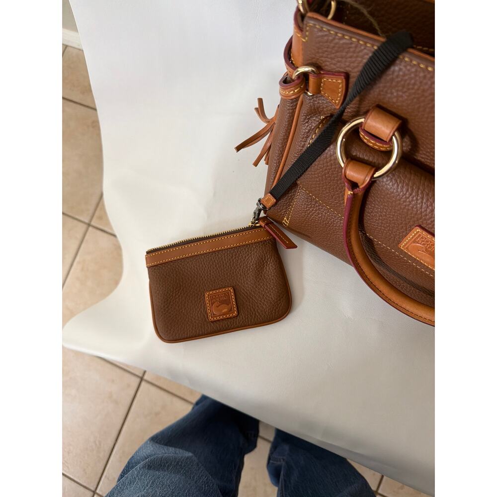 Dooney & Bourke medium pocket satchel high end pebble grain collection - Picture 14 of 14